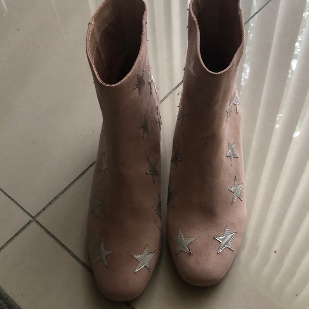 Shoe